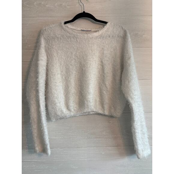 Zara Sweaters - Zara Sweater Womens Small White Fuzzy Shaggy Eyelash Knit Cropped Long Sleeve